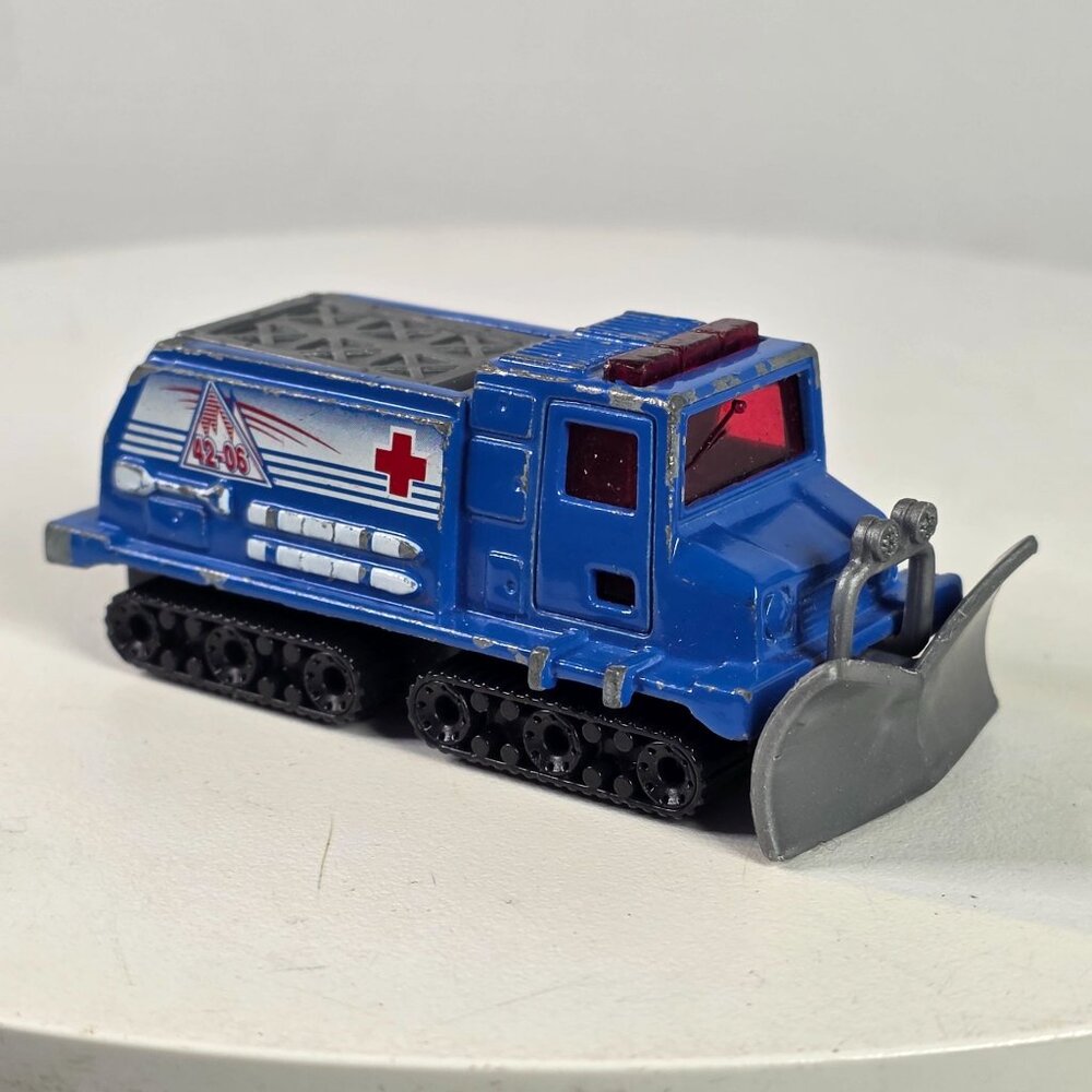 Matchbox 1996 Snow Groomer Diecast Model Toy 1:75 Scale Blue W/ Tracks Opening R